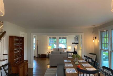 Vineyard Time - Edgartown, Massachusetts