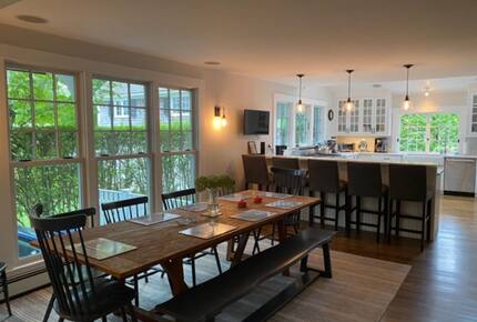 Vineyard Time - Edgartown, Massachusetts