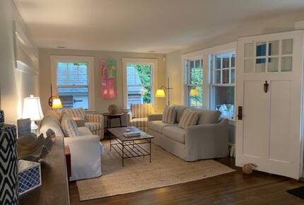 Vineyard Time - Edgartown, Massachusetts