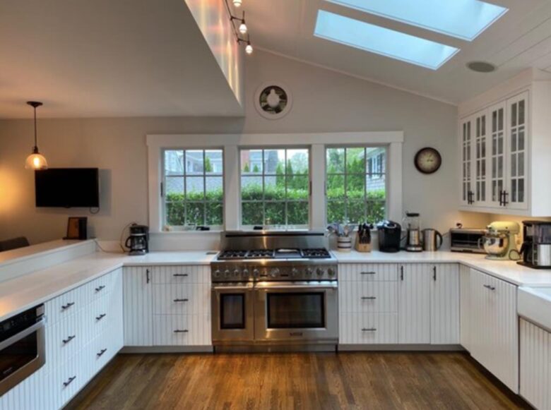 Vineyard Time - Edgartown, Massachusetts