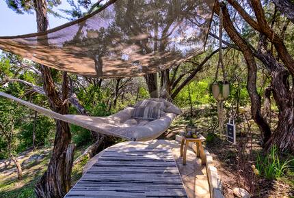 Firesong Ranch and Glamping - The Casita and Ndotto - Spicewood, Texas