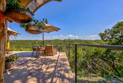 Firesong Ranch and Glamping - The Casita and Ndotto - Spicewood, Texas