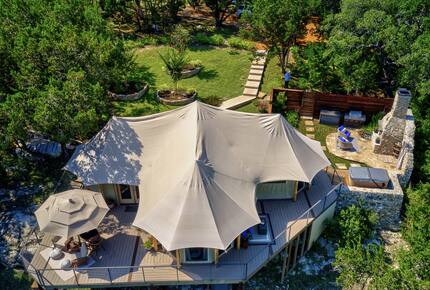 Firesong Ranch and Glamping - The Casita and Ndotto - Spicewood, Texas