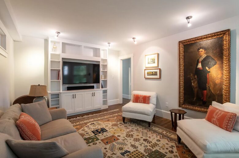 Vineyard Time - Edgartown, Massachusetts