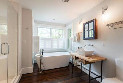 Vineyard Time - Edgartown, Massachusetts