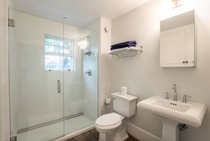 Vineyard Time - Edgartown, Massachusetts