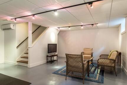 Vineyard Time - Edgartown, Massachusetts