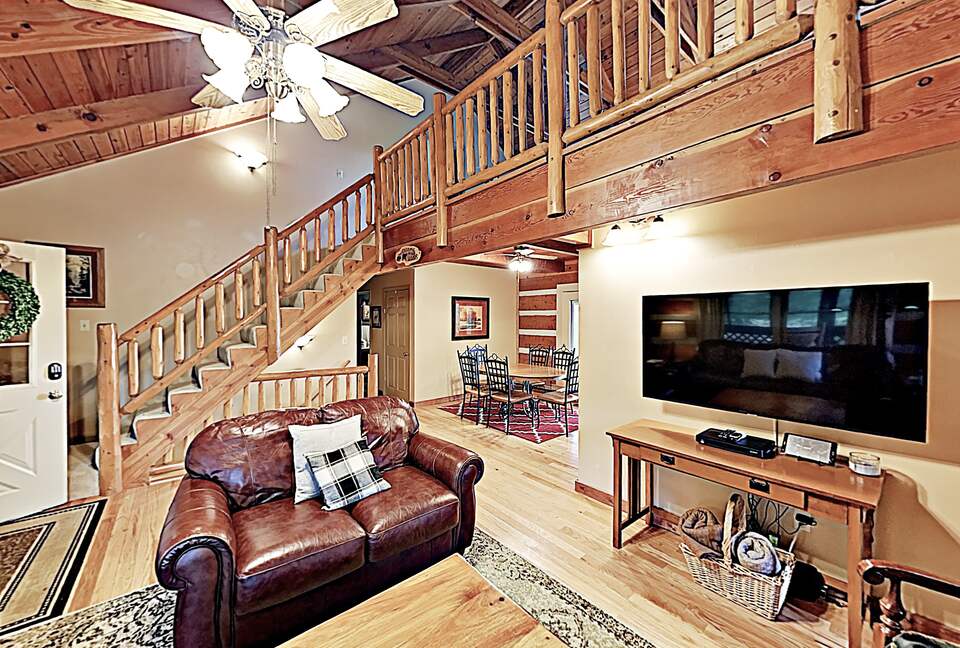 Luxe Cabin with Loft | Air Hockey, Pool, Wet Bar - Sevierville, Tennessee