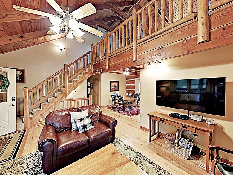 Luxe Cabin with Loft | Air Hockey, Pool, Wet Bar - Sevierville, Tennessee