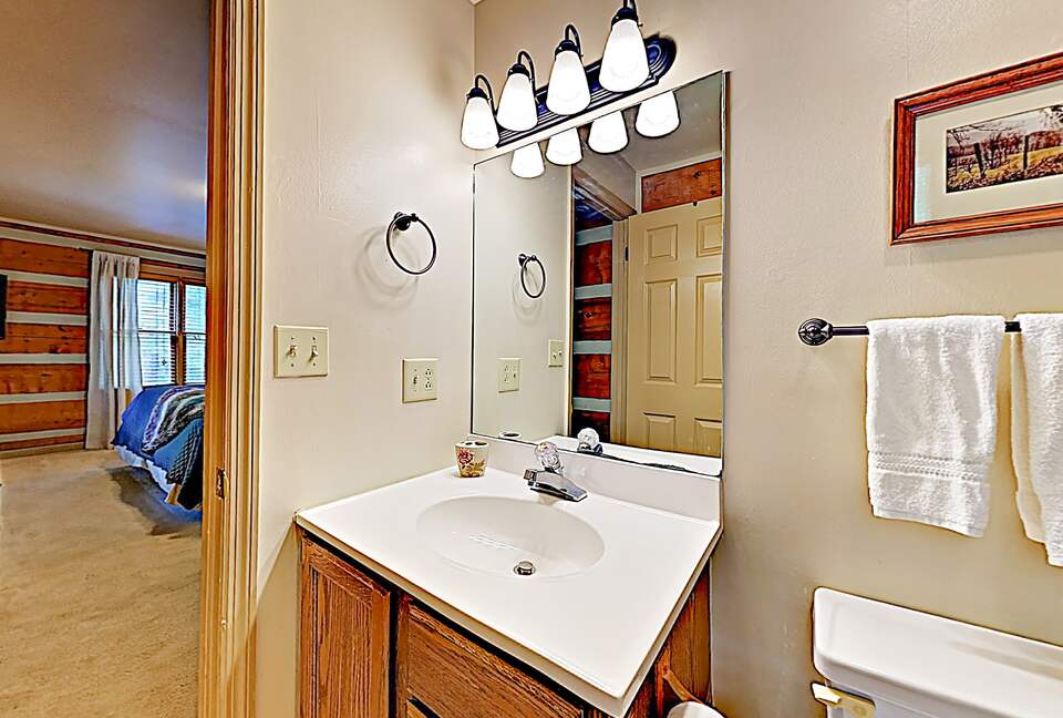 Luxe Cabin with Loft | Air Hockey, Pool, Wet Bar - Sevierville, Tennessee