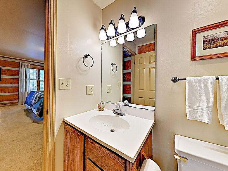 Luxe Cabin with Loft | Air Hockey, Pool, Wet Bar - Sevierville, Tennessee