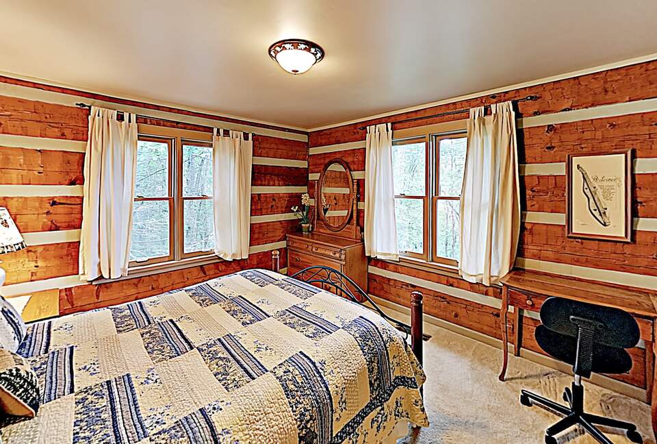 Luxe Cabin with Loft | Air Hockey, Pool, Wet Bar - Sevierville, Tennessee