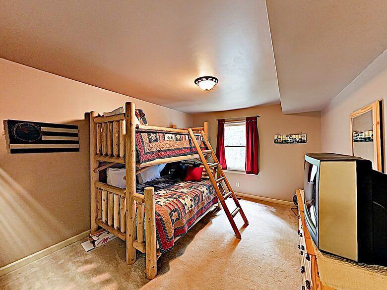 Luxe Cabin with Loft | Air Hockey, Pool, Wet Bar - Sevierville, Tennessee