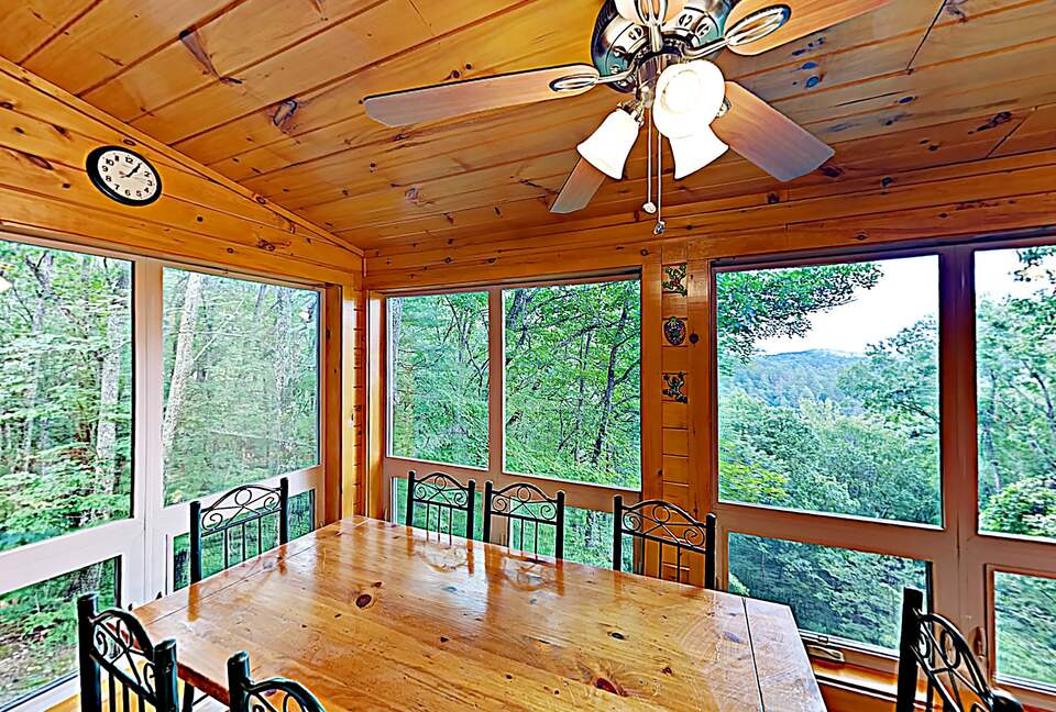Luxe Cabin with Loft | Air Hockey, Pool, Wet Bar - Sevierville, Tennessee