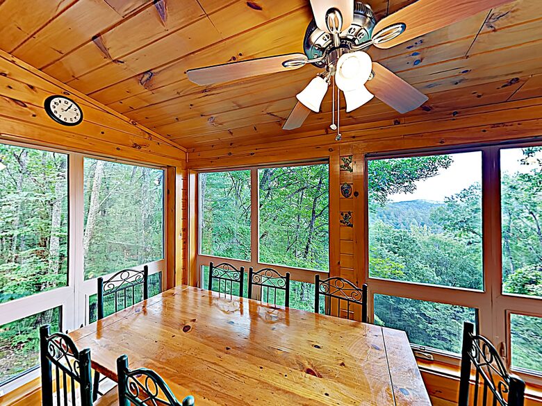 Luxe Cabin with Loft | Air Hockey, Pool, Wet Bar - Sevierville, Tennessee