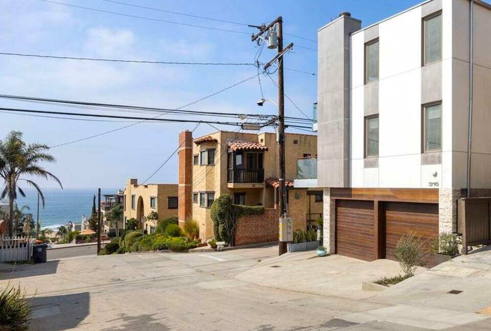 Manhattan Beach Gem - Manhattan Beach, California