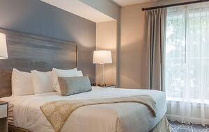 Home exchange in Charleston SC, master suite with king-sized bed