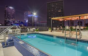 Home exchange in New Orleans LA, rooftop pool at The Marquee Resort