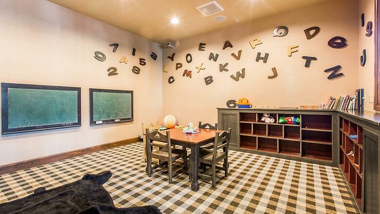 Home exchange at The Club at Big Bear Village, kid's room