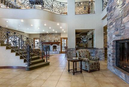 Home exchange at The Club at Big Bear Village, clubhouse lobby