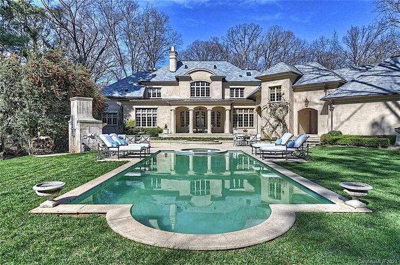 Home exchange in Charlotte NC, 5 bedroom 7 bath sleeps 11