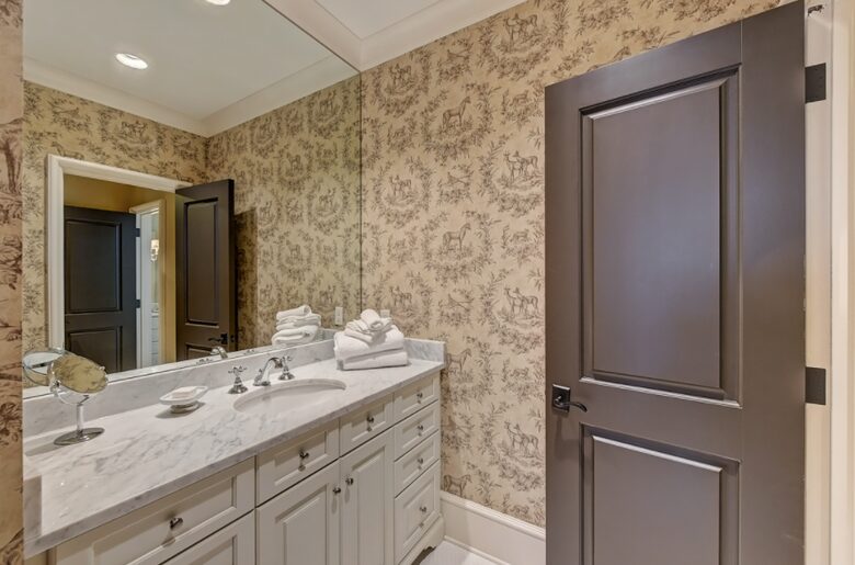 Charlotte Château - Charlotte, North Carolina