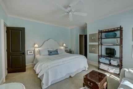 Charlotte Château - Charlotte, North Carolina