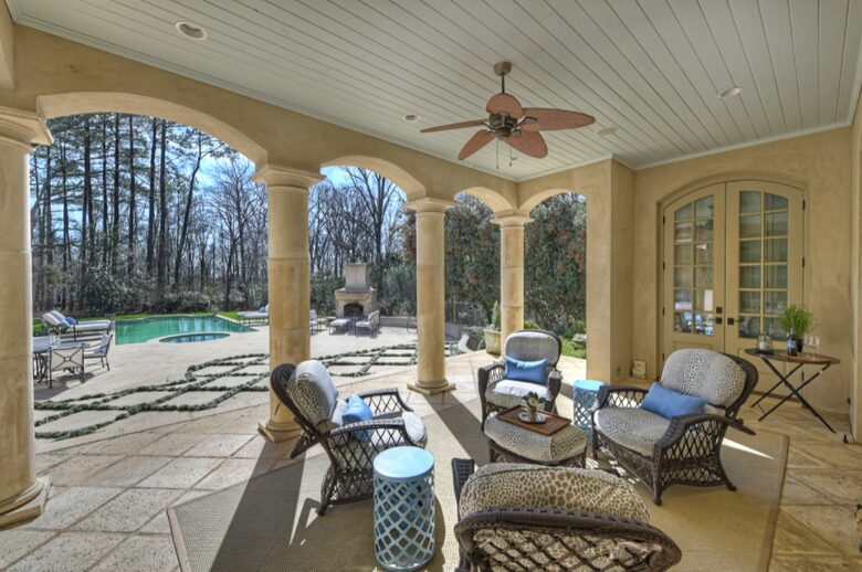 Charlotte Château - Charlotte, North Carolina