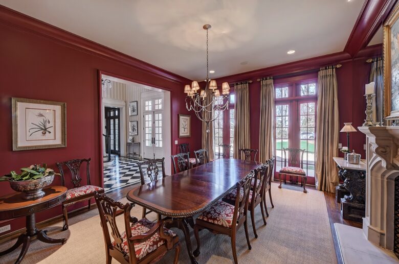 Home exchange in Charlotte NC, formal dining room with table for 8