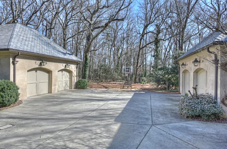 Charlotte Château - Charlotte, North Carolina