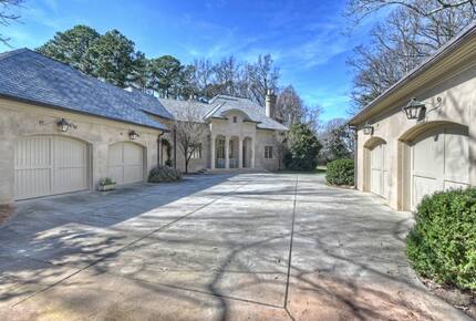 Charlotte Château - Charlotte, North Carolina