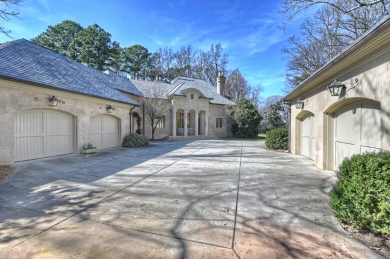 Charlotte Château - Charlotte, North Carolina