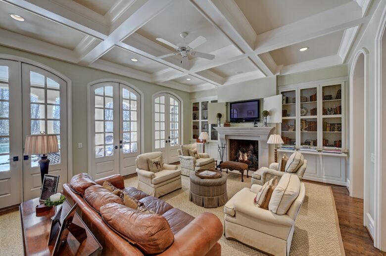 Home exchange in Charlotte NC, living room with a TV and fireplace