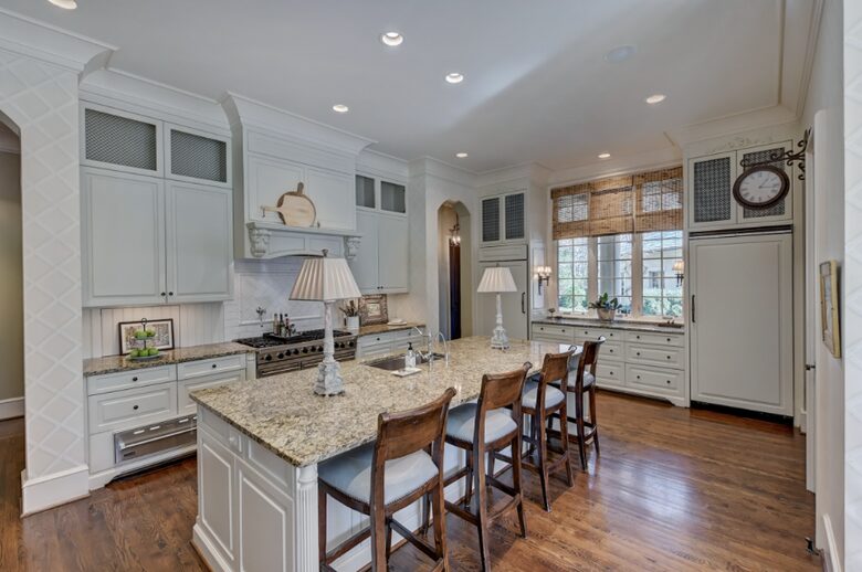 Home exchange in Charlotte NC, kitchen with granite counters