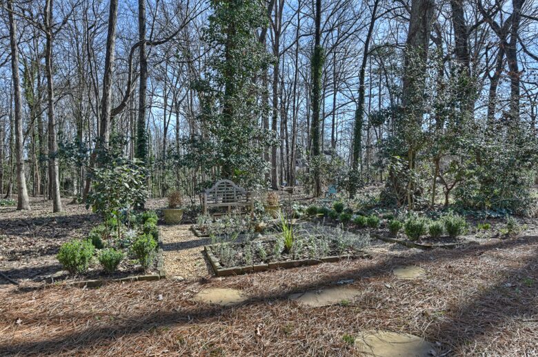 Charlotte Château - Charlotte, North Carolina