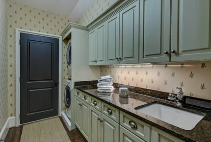 Charlotte Château - Charlotte, North Carolina