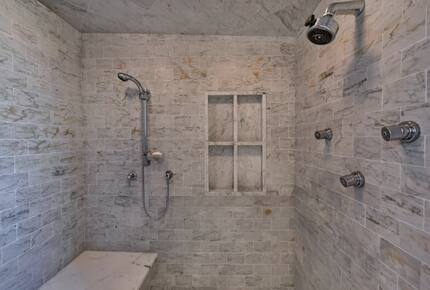 Charlotte Château - Charlotte, North Carolina