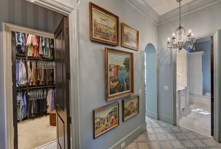 Charlotte Château - Charlotte, North Carolina