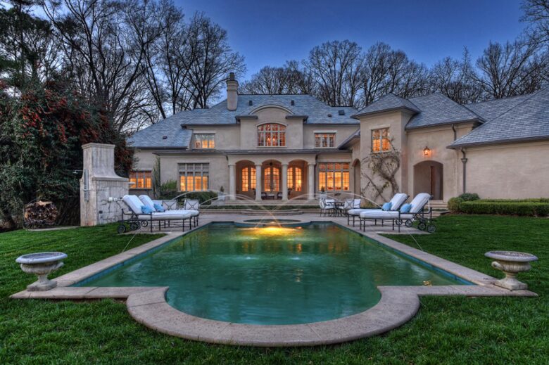 Charlotte Château - Charlotte, North Carolina