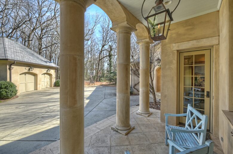 Charlotte Château - Charlotte, North Carolina