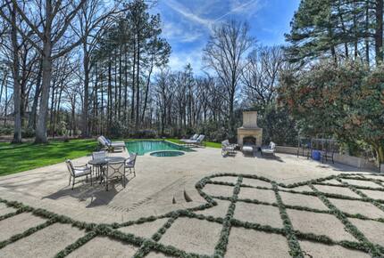 Charlotte Château - Charlotte, North Carolina