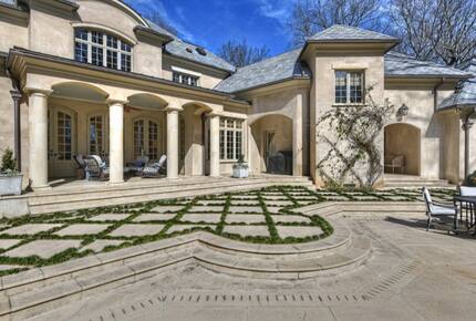 Charlotte Château - Charlotte, North Carolina