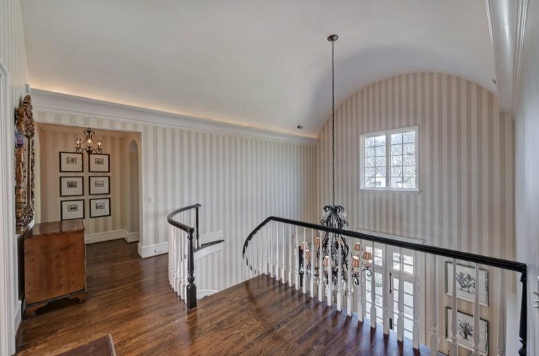 Charlotte Château - Charlotte, North Carolina