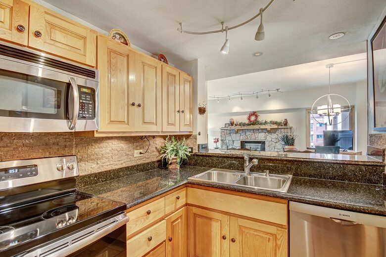 Village at Breckenridge - Ski-In/Ski-Out Peak 9 - Breckenridge, Colorado