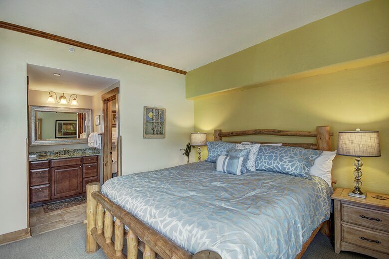 Village at Breckenridge - Ski-In/Ski-Out Peak 9 - Breckenridge, Colorado