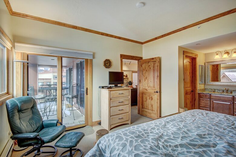 Village at Breckenridge - Ski-In/Ski-Out Peak 9 - Breckenridge, Colorado