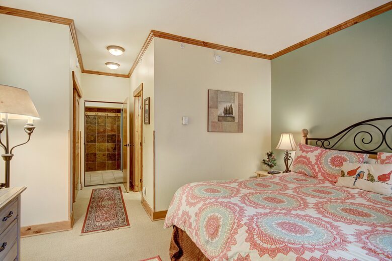 Village at Breckenridge - Ski-In/Ski-Out Peak 9 - Breckenridge, Colorado