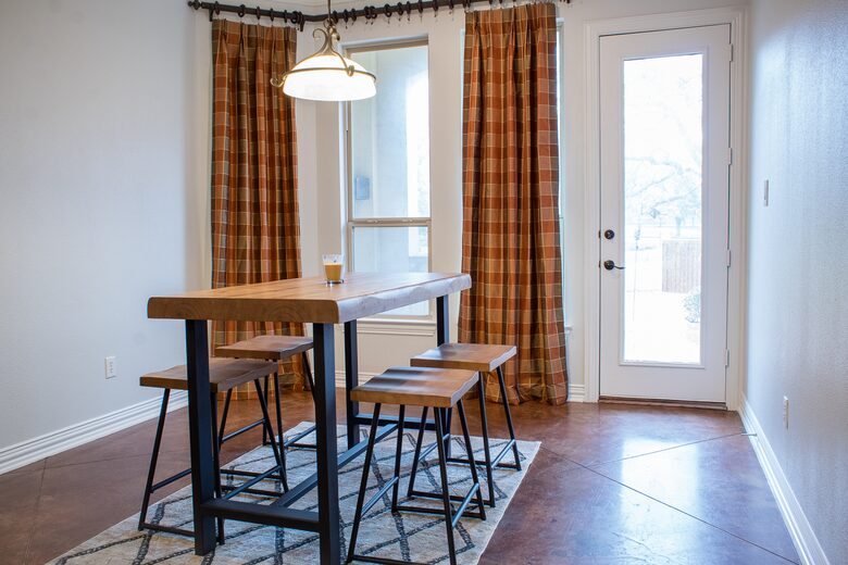 Home exchange in Farmers Branch TX, high top dining table that seats 4