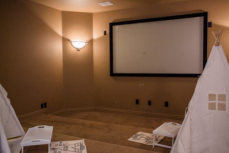 Home exchange in Farmers Branch TX, media room with projector screen