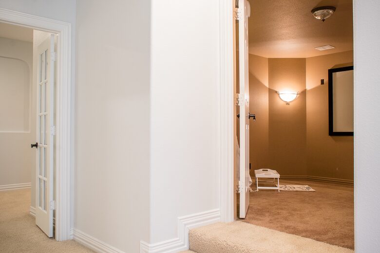 Home exchange in Farmers Branch TX, hallway to media room
